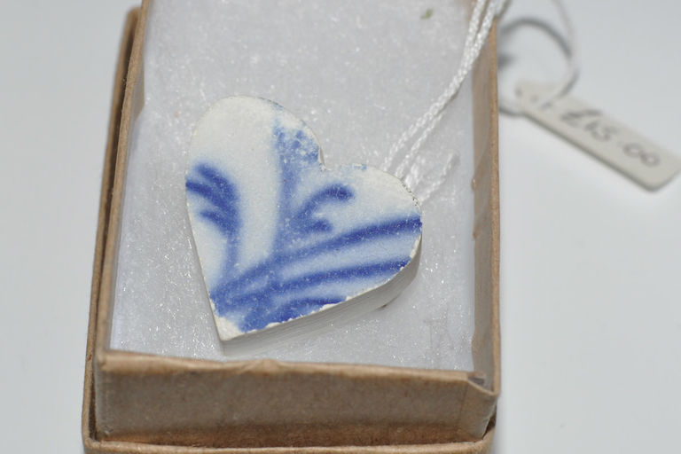 Sea Pottery Heart broach (DW010) £15.00