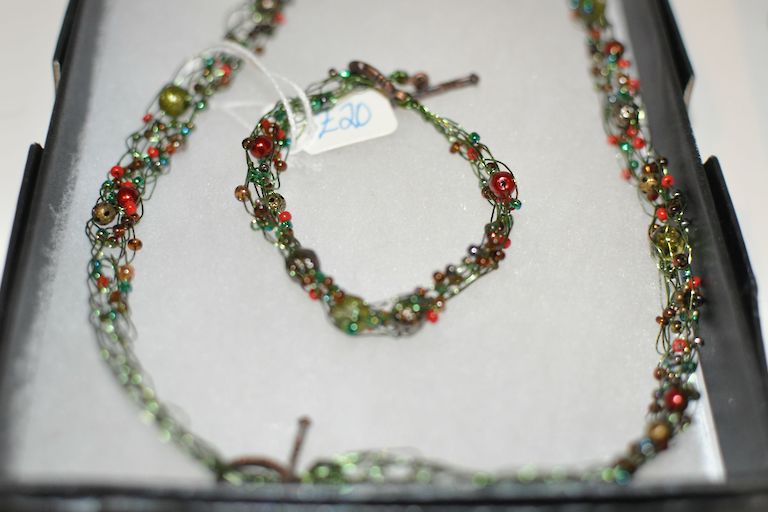 Green Wire, Red and Green Bead Necklace and Bracelet Set (PT003) £20.00
